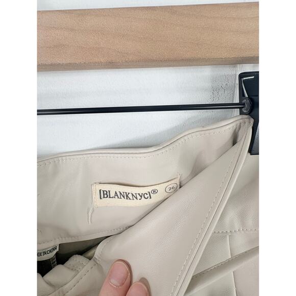 Blank NYC Faux Leather Pleated High Rise Shorts Size 26 Cream Ivory Tie Waist - Picture 10 of 10